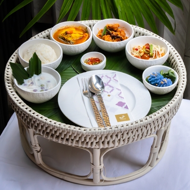 Monastic Food Offering Set (Khantoke)
